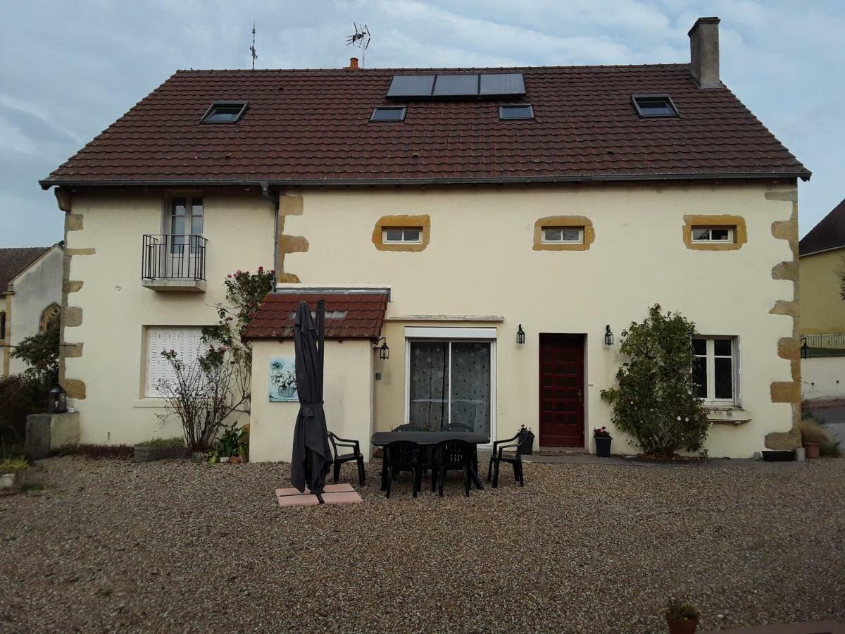 Hotel Escampette Saint-Aubin-en-Charollais Exterior foto
